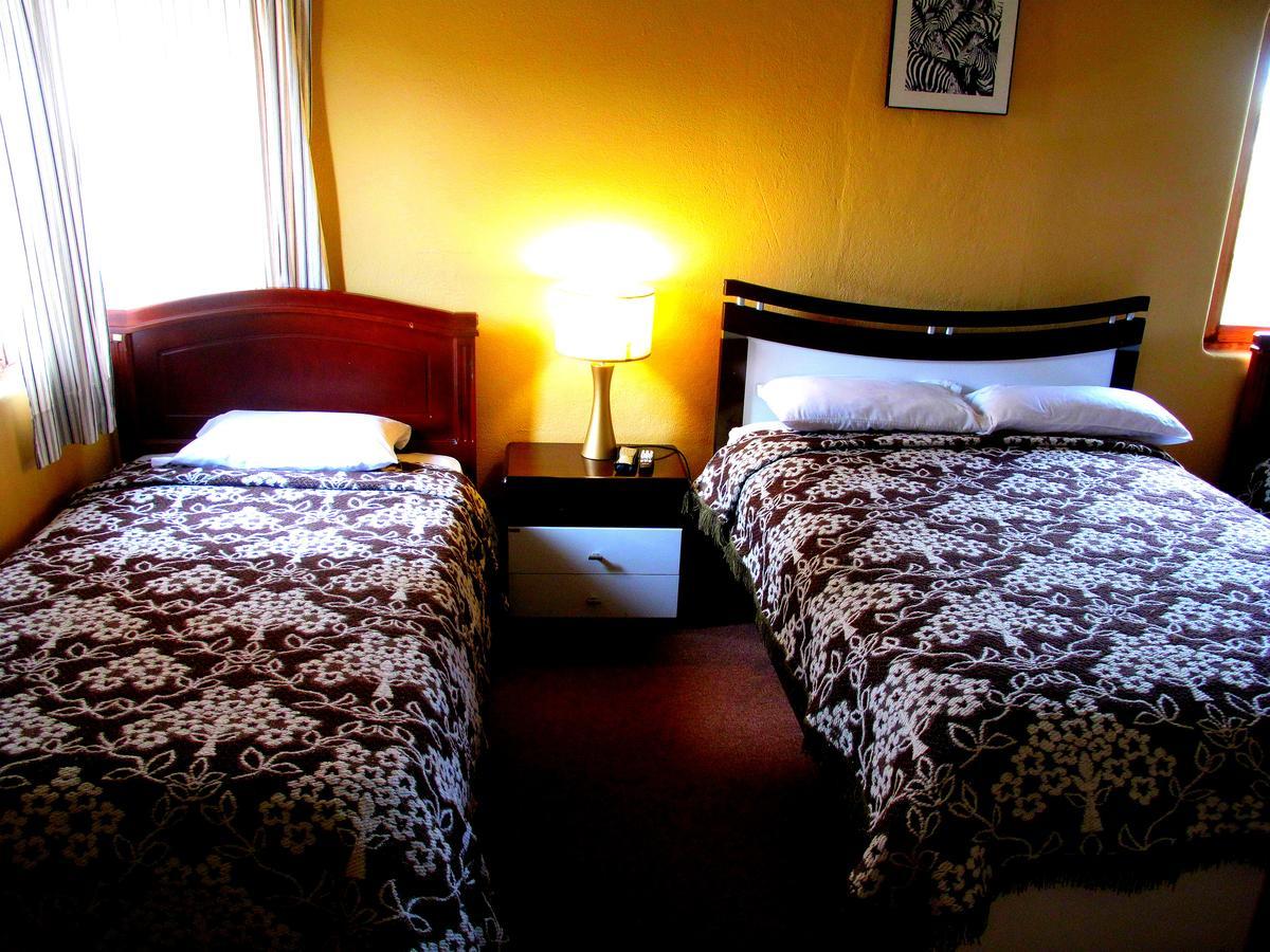 Aqua Hostal Mabel กูเอ็งกา ภายนอก รูปภาพ