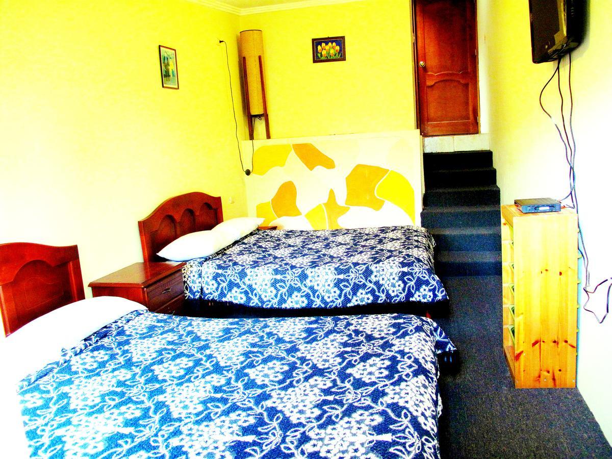 Aqua Hostal Mabel กูเอ็งกา ภายนอก รูปภาพ