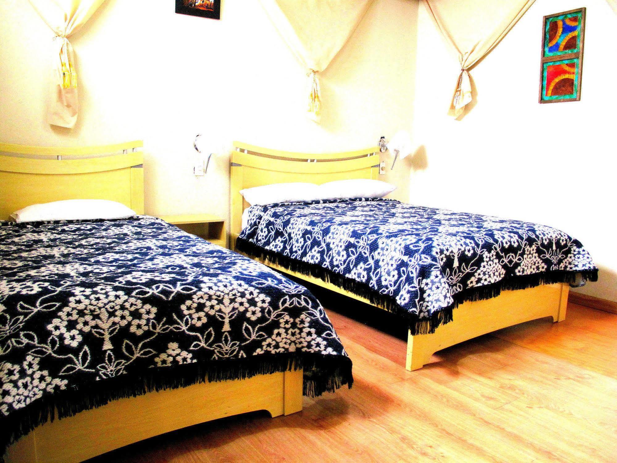 Aqua Hostal Mabel กูเอ็งกา ภายนอก รูปภาพ