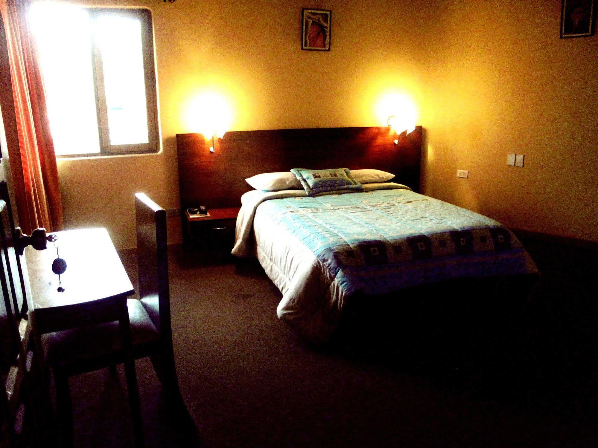 Aqua Hostal Mabel กูเอ็งกา ภายนอก รูปภาพ